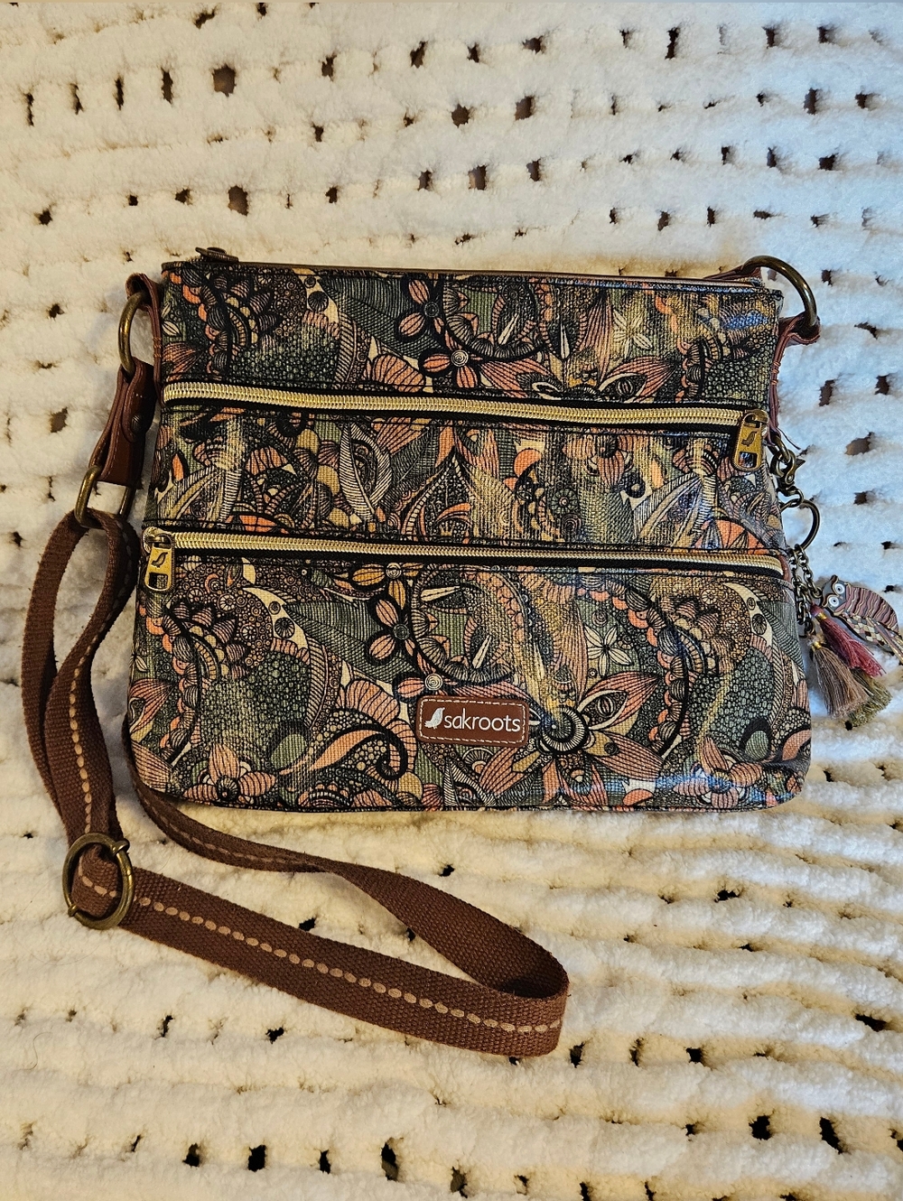Sakroots Artist Circle Floral Crossbody with Owl Charm